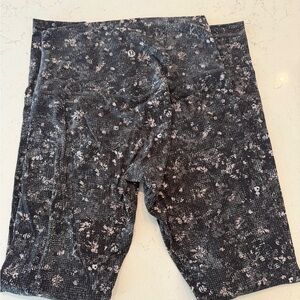 Lululemon Black and White Patterned Leggings
